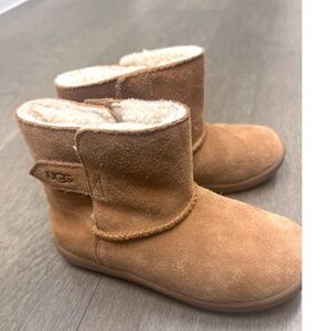 UGG-Toddler Velcro Ugg Boots (US Kids 10)